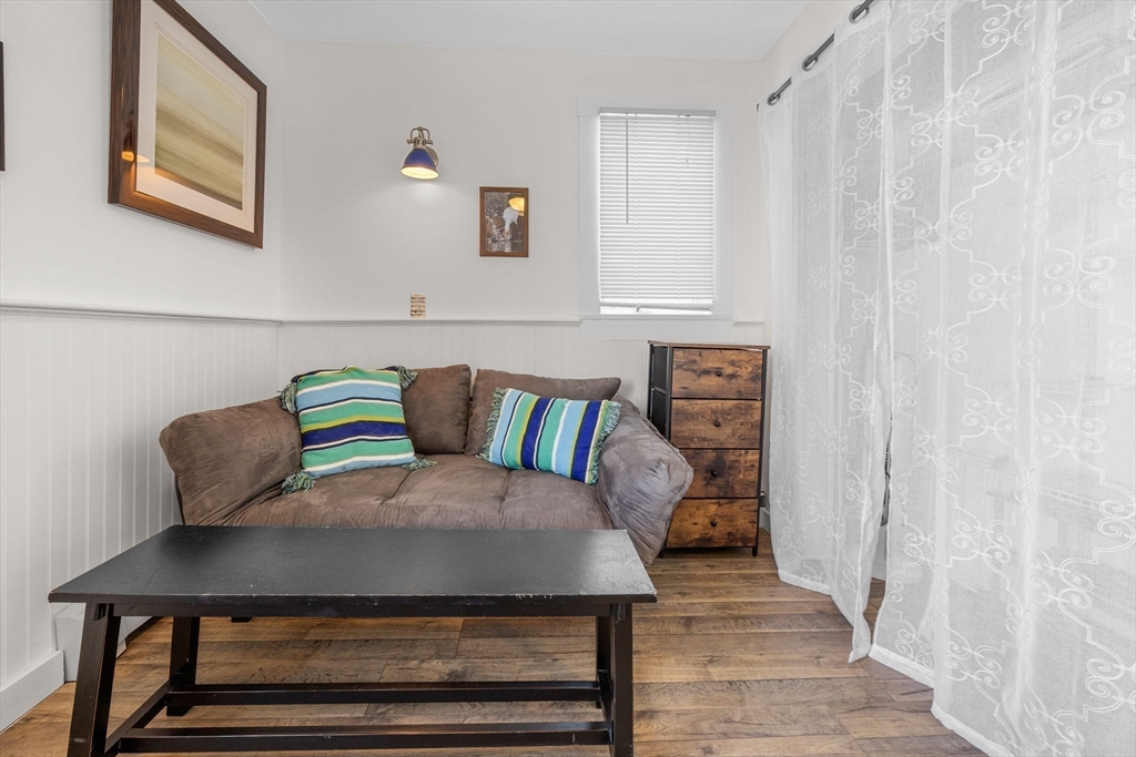 495 Commercial St # 11