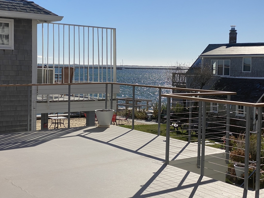 495 Commercial St # 11