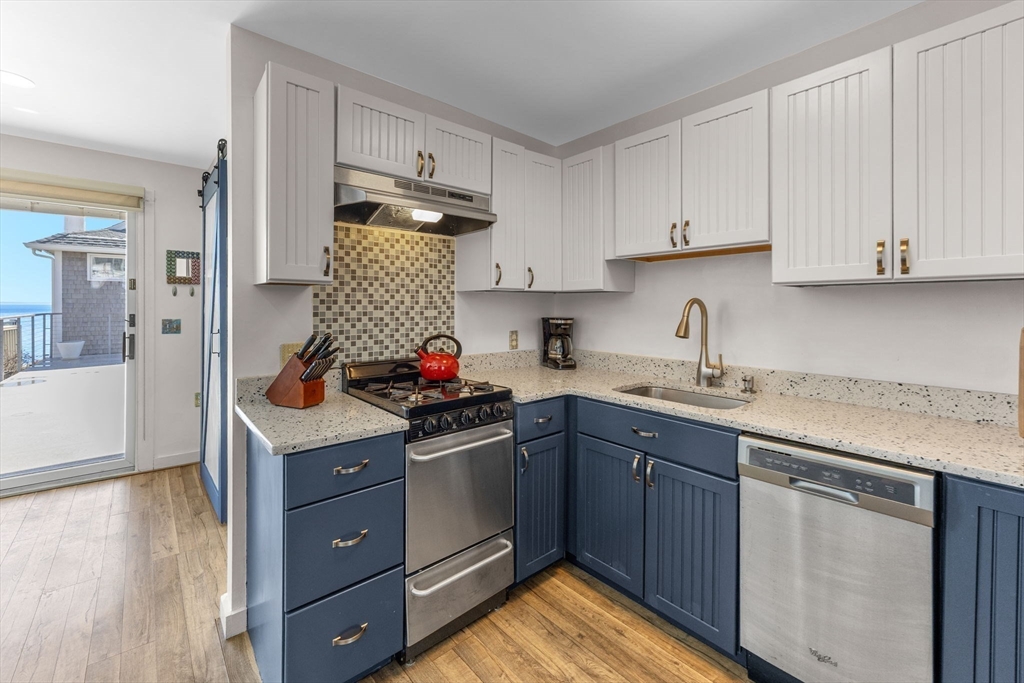 495 Commercial St # 11