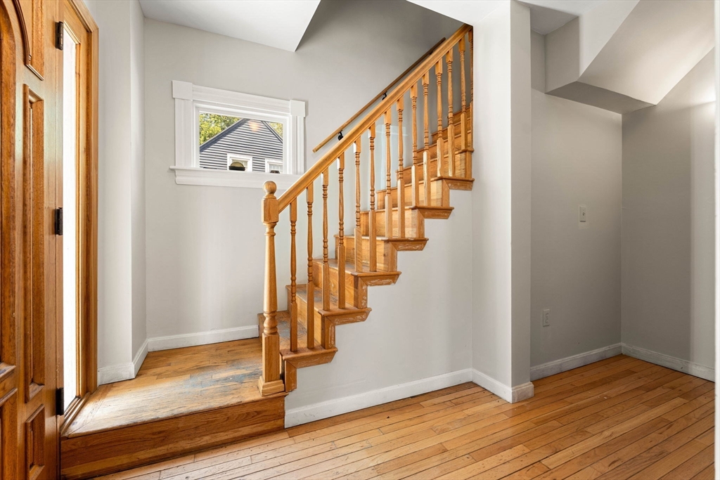 21 Carleton Ave