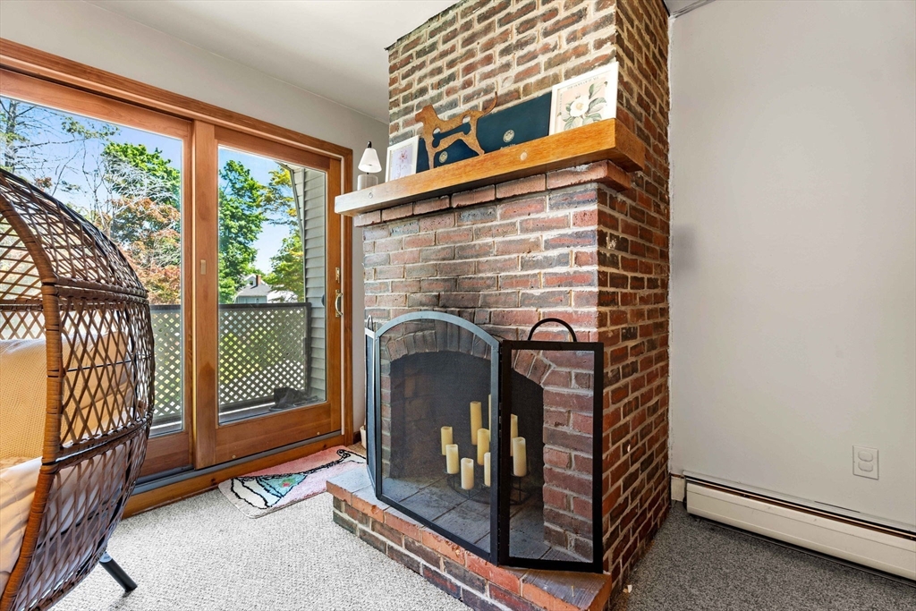 21 Carleton Ave