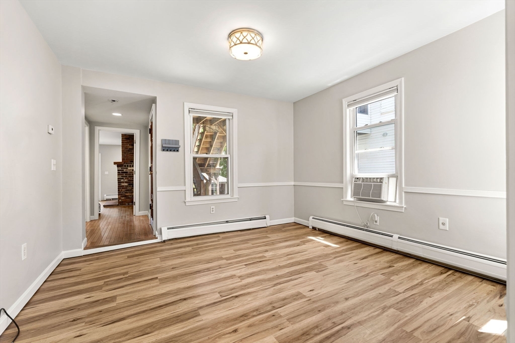 21 Carleton Ave
