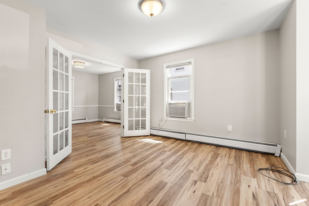 21 Carleton Ave