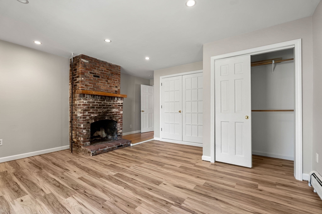 21 Carleton Ave