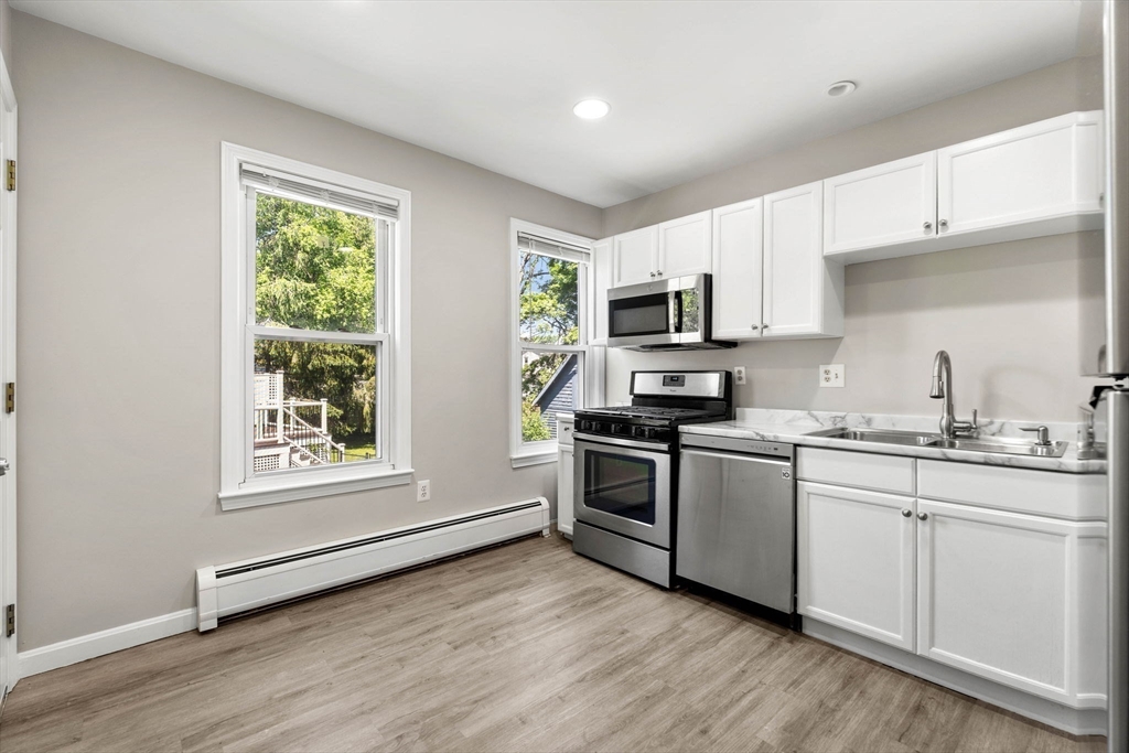 21 Carleton Ave