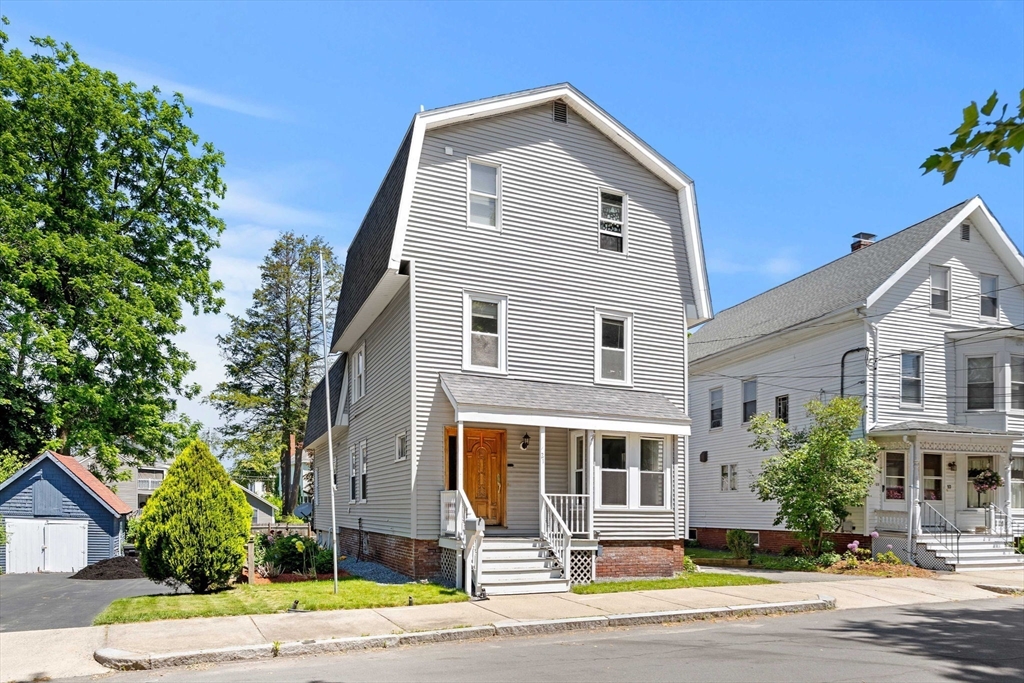21 Carleton Ave