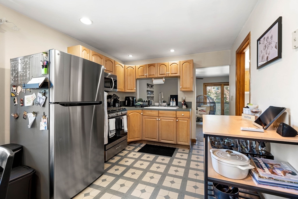 21 Carleton Ave