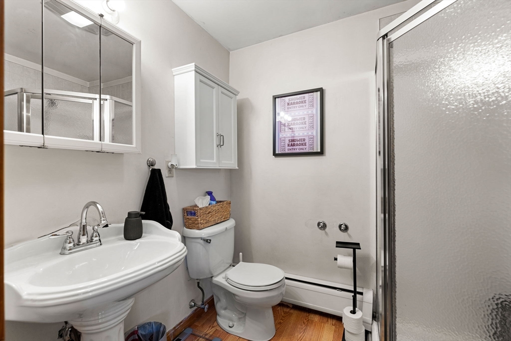 21 Carleton Ave