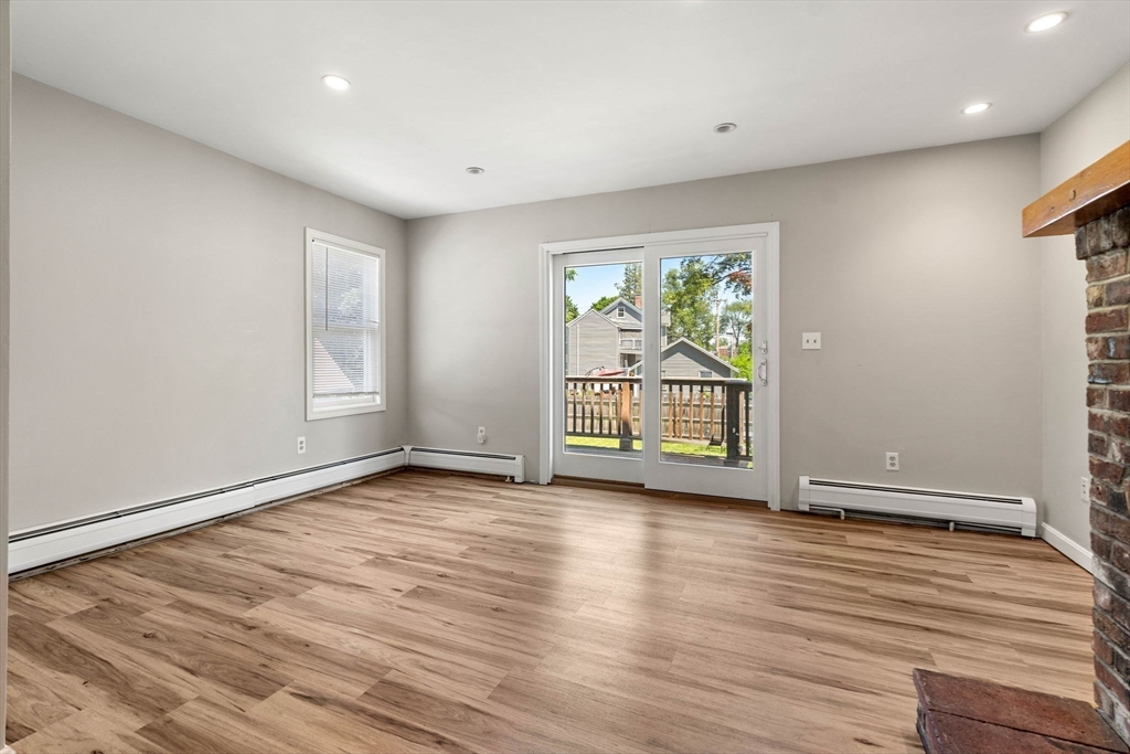 21 Carleton Ave