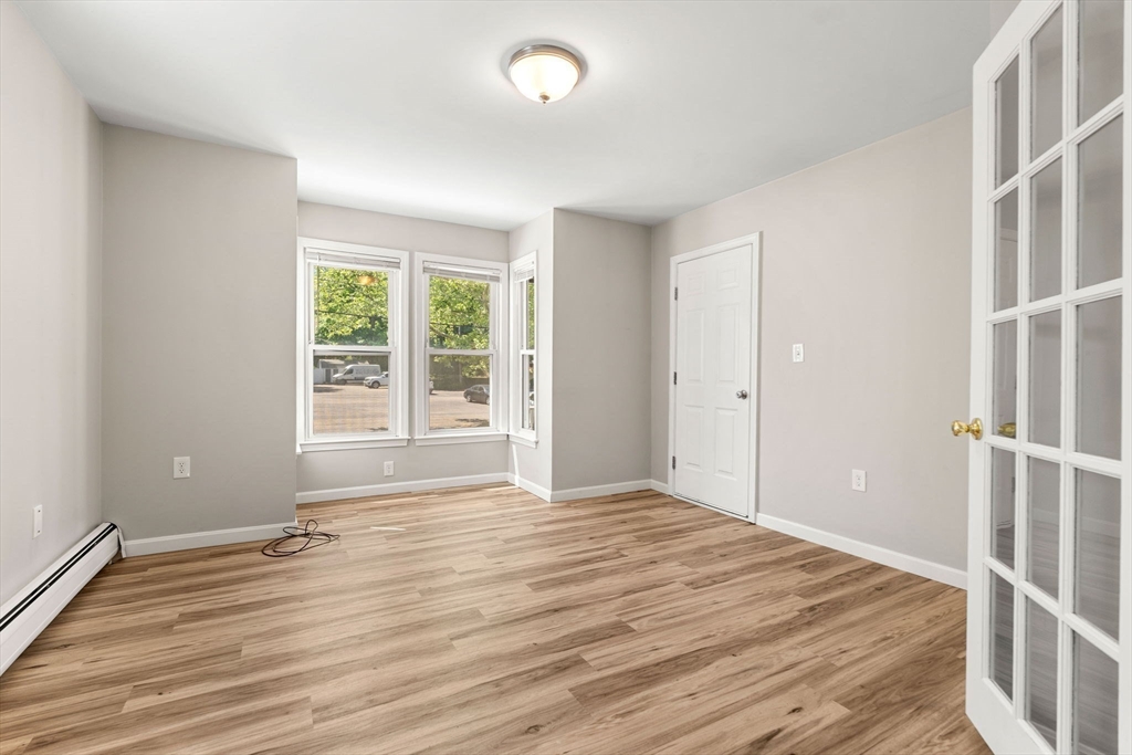 21 Carleton Ave