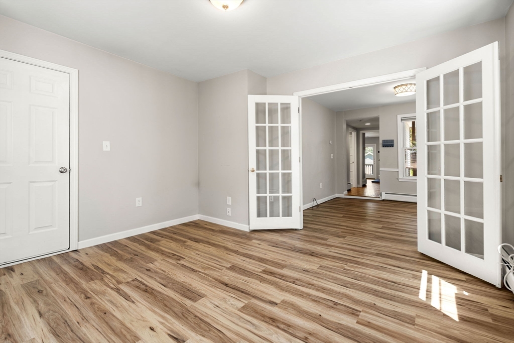 21 Carleton Ave