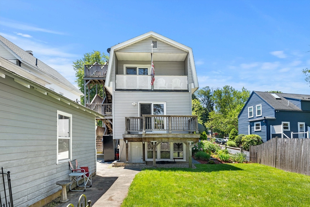 21 Carleton Ave