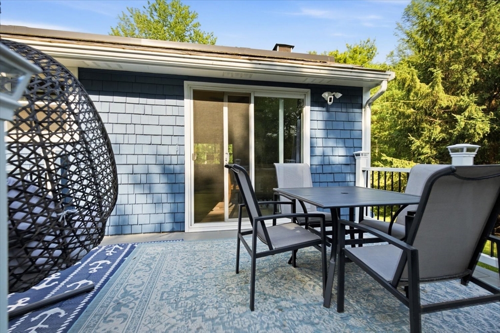 10 Buttonwood Rd