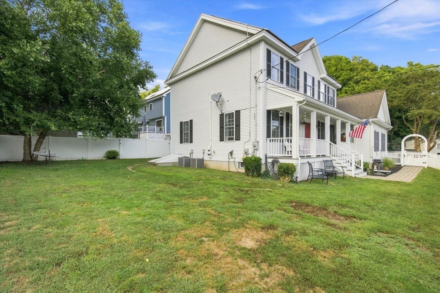 24 Monroe St