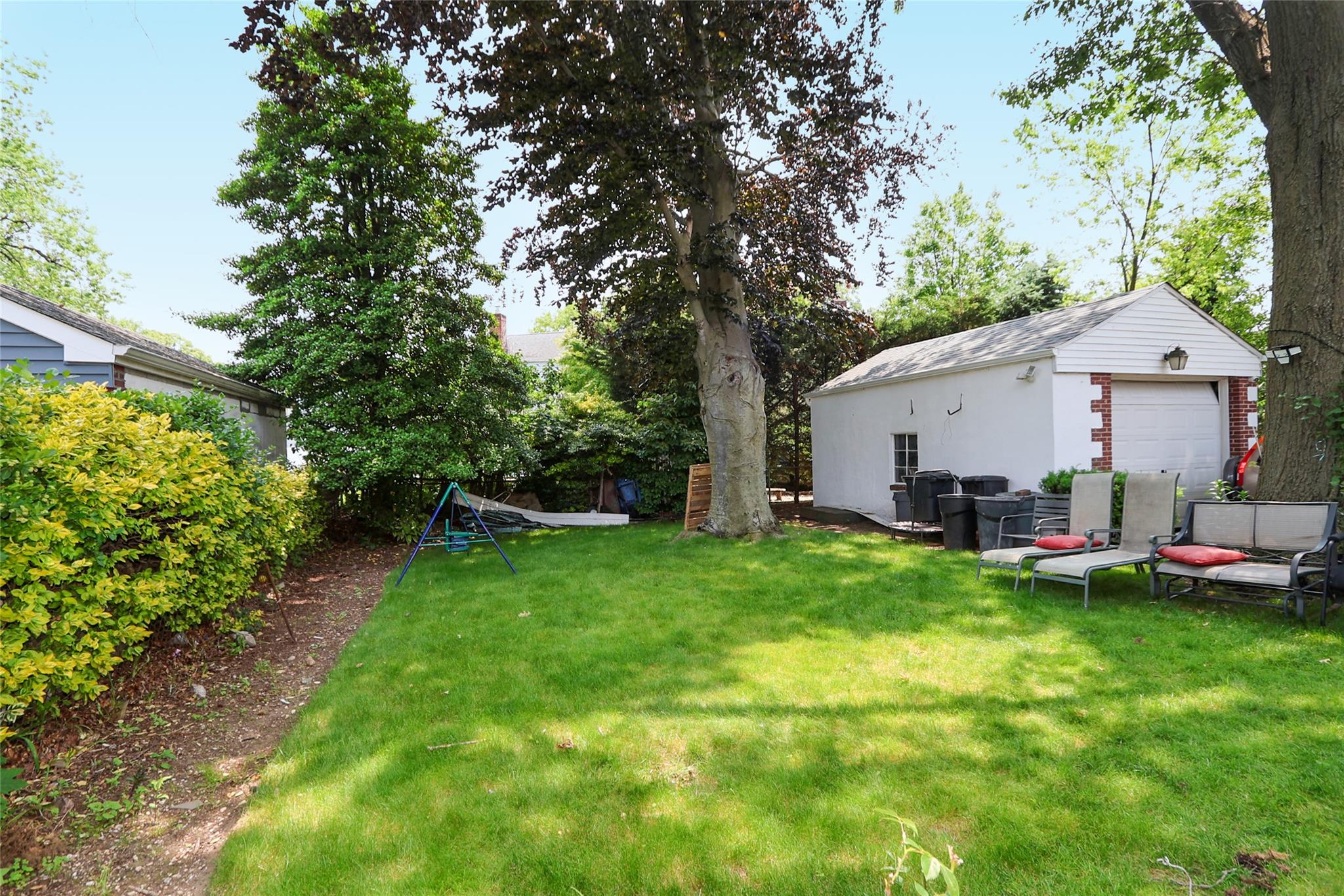 33 Cherry Lane