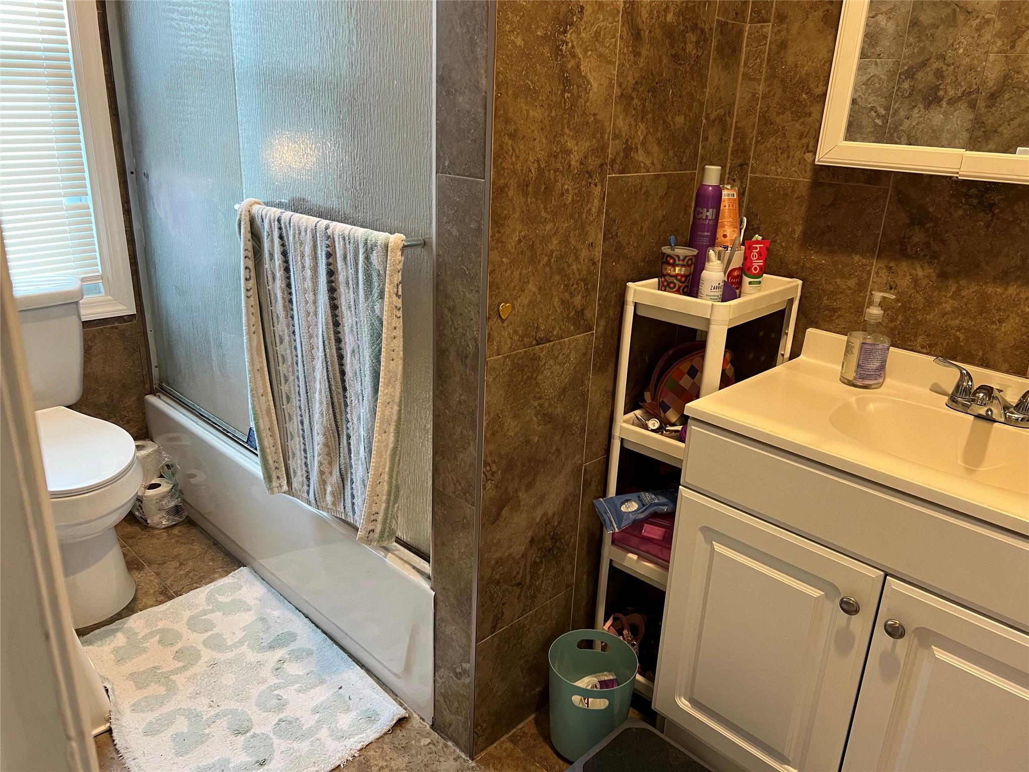 106 Jackson Avenue Unit: 2nd Fl