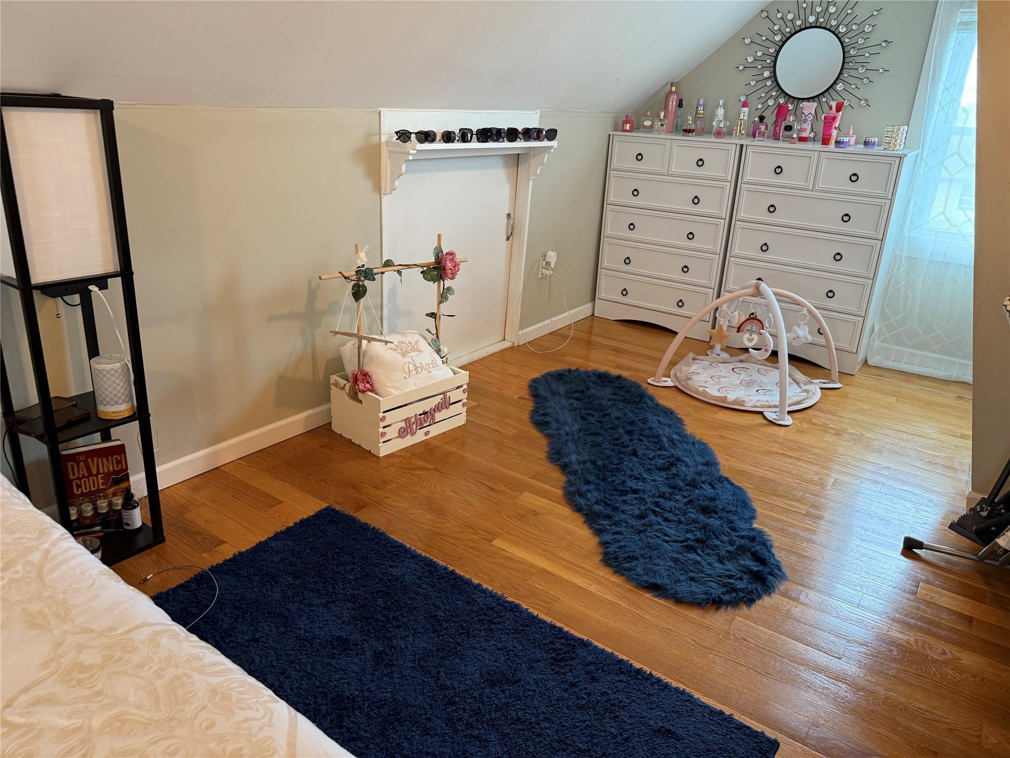 106 Jackson Avenue Unit: 2nd Fl