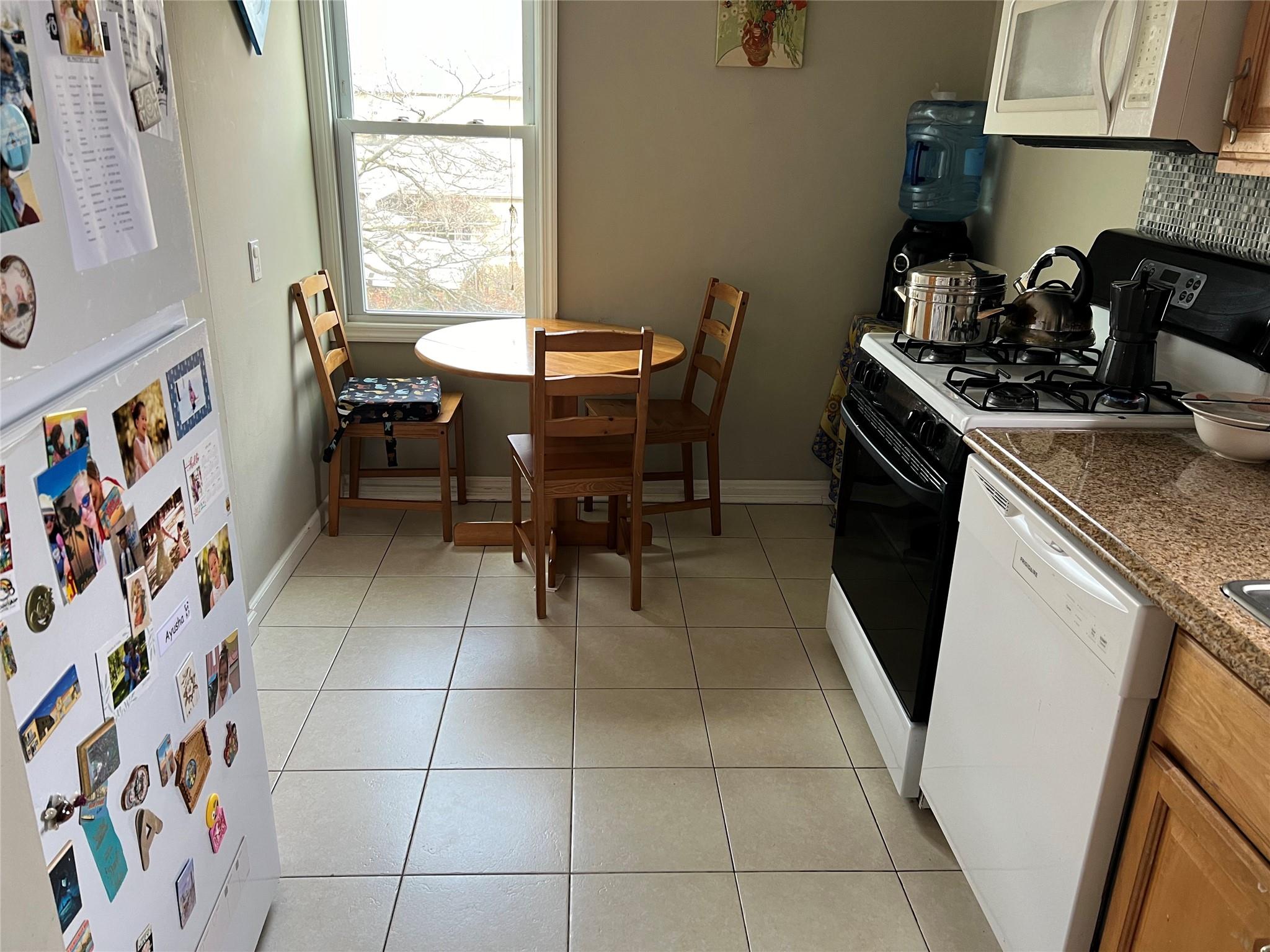 106 Jackson Avenue Unit: 2nd Fl