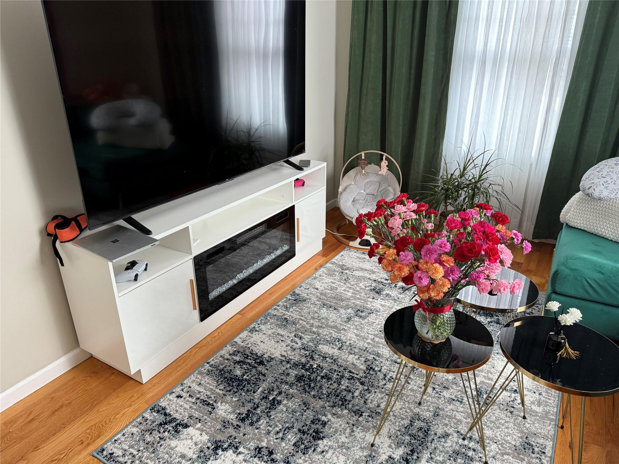 106 Jackson Avenue Unit: 2nd Fl