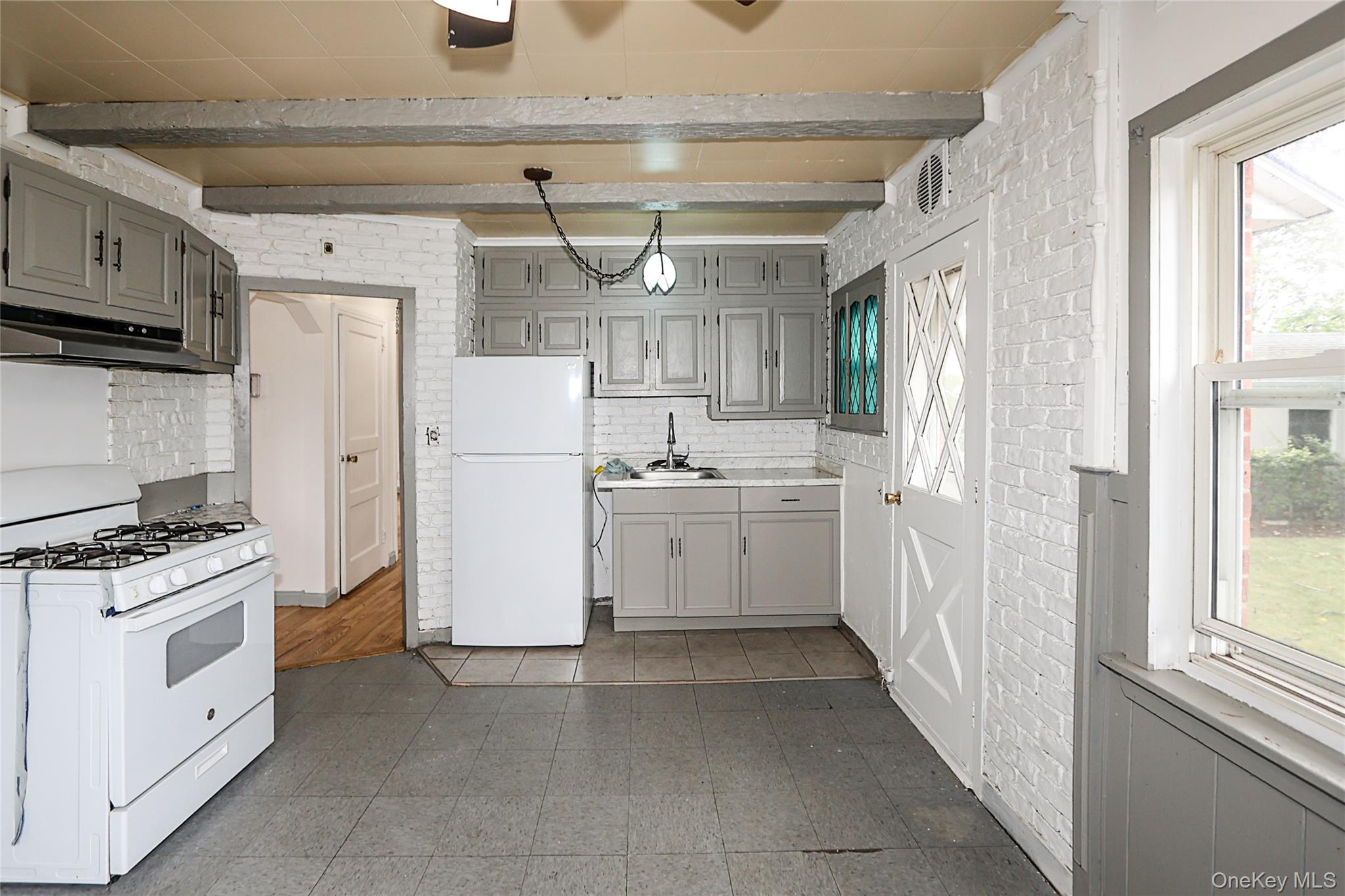 33 Cherry Lane