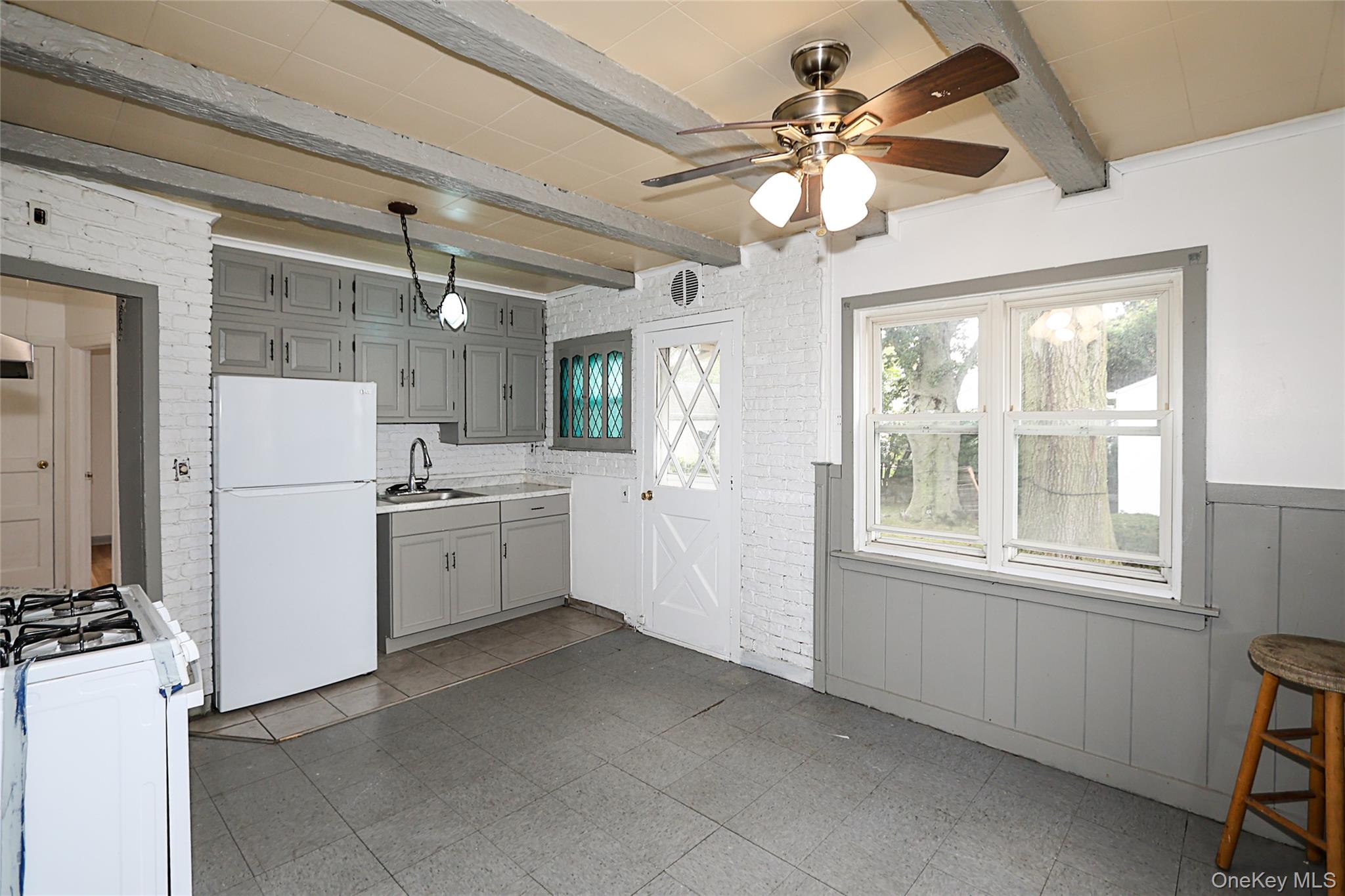 33 Cherry Lane