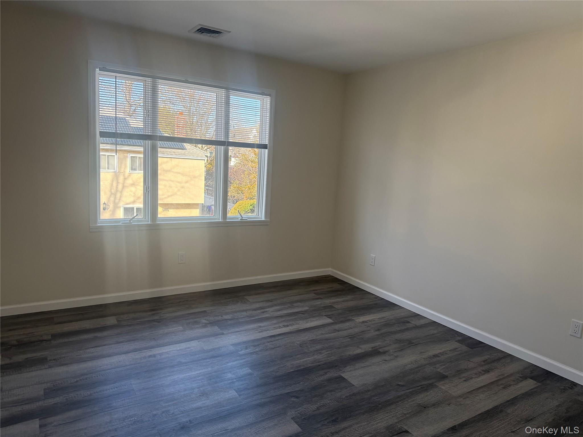 261 Wilson Avenue Unit: 2nd Floor