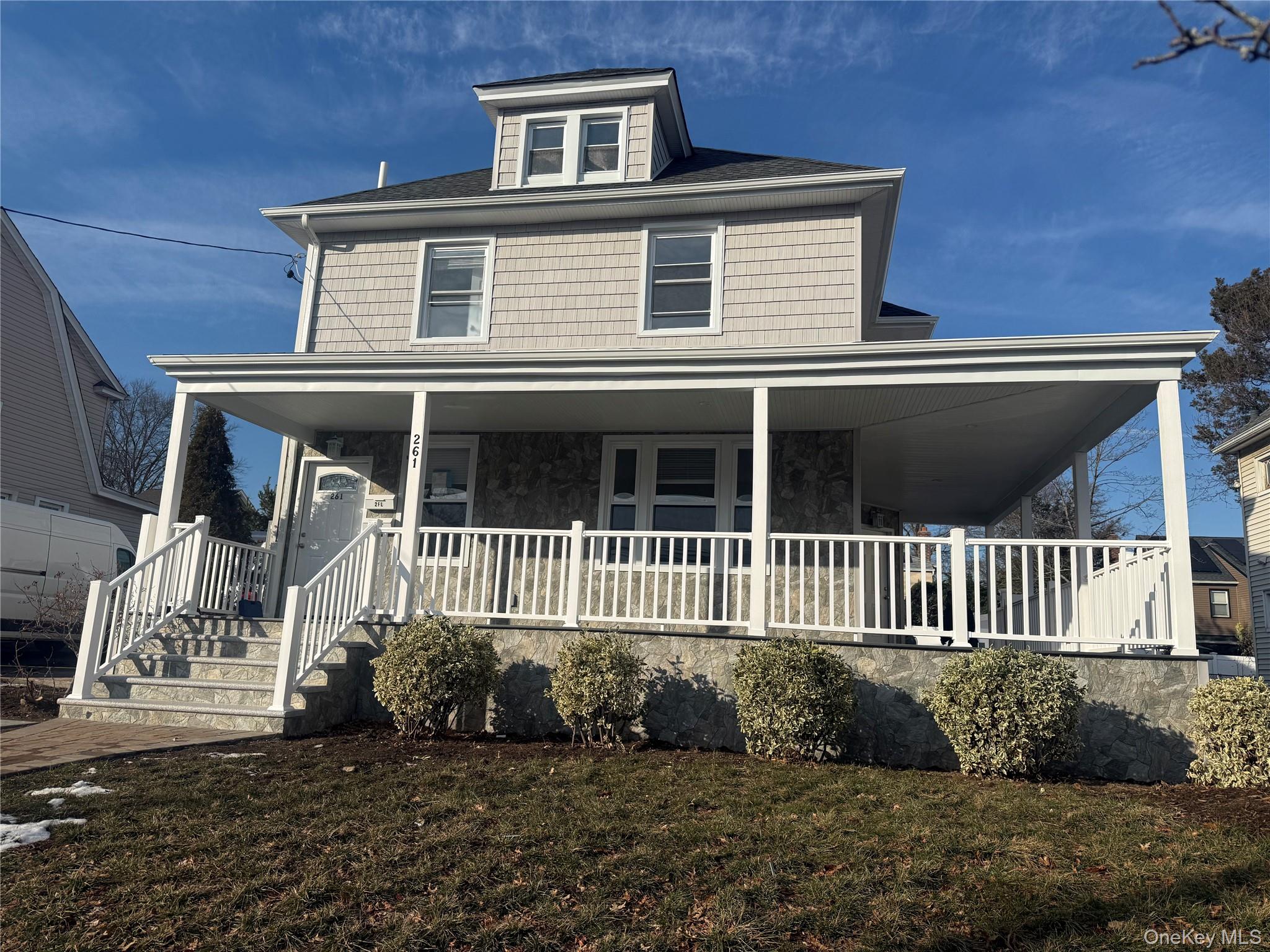 261 Wilson Avenue Unit: 2nd Floor