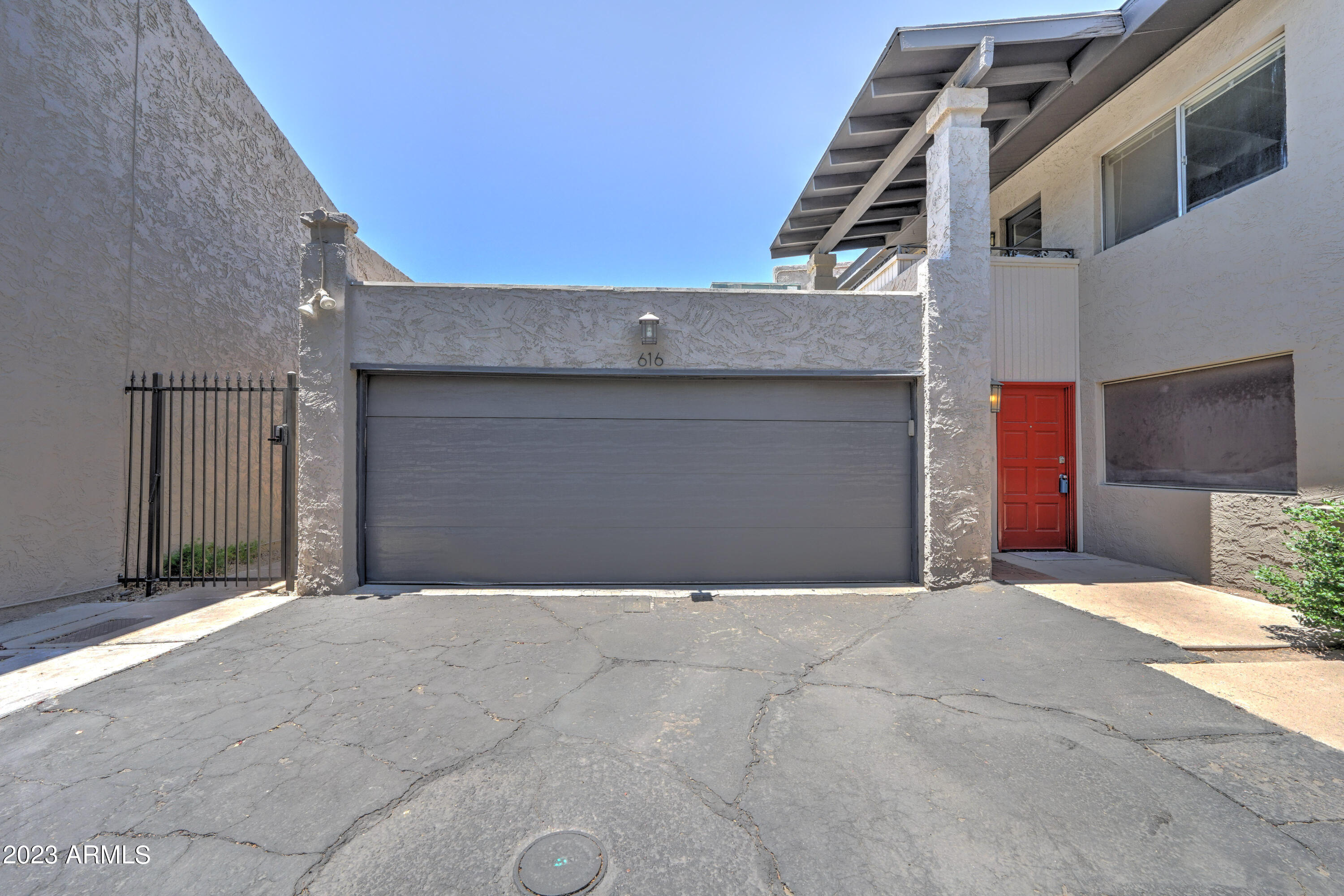 616 E MANZANITA Place