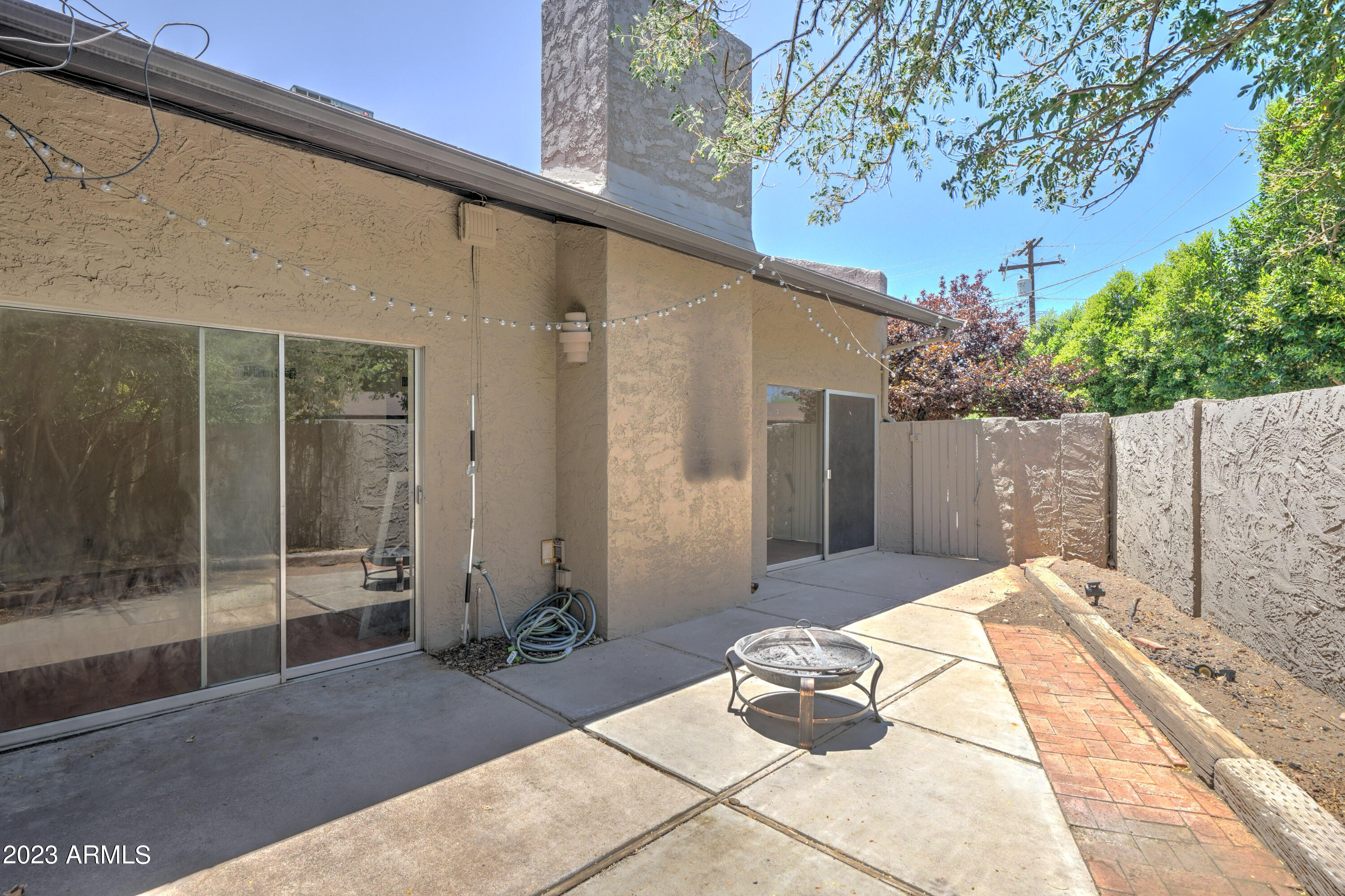 616 E MANZANITA Place