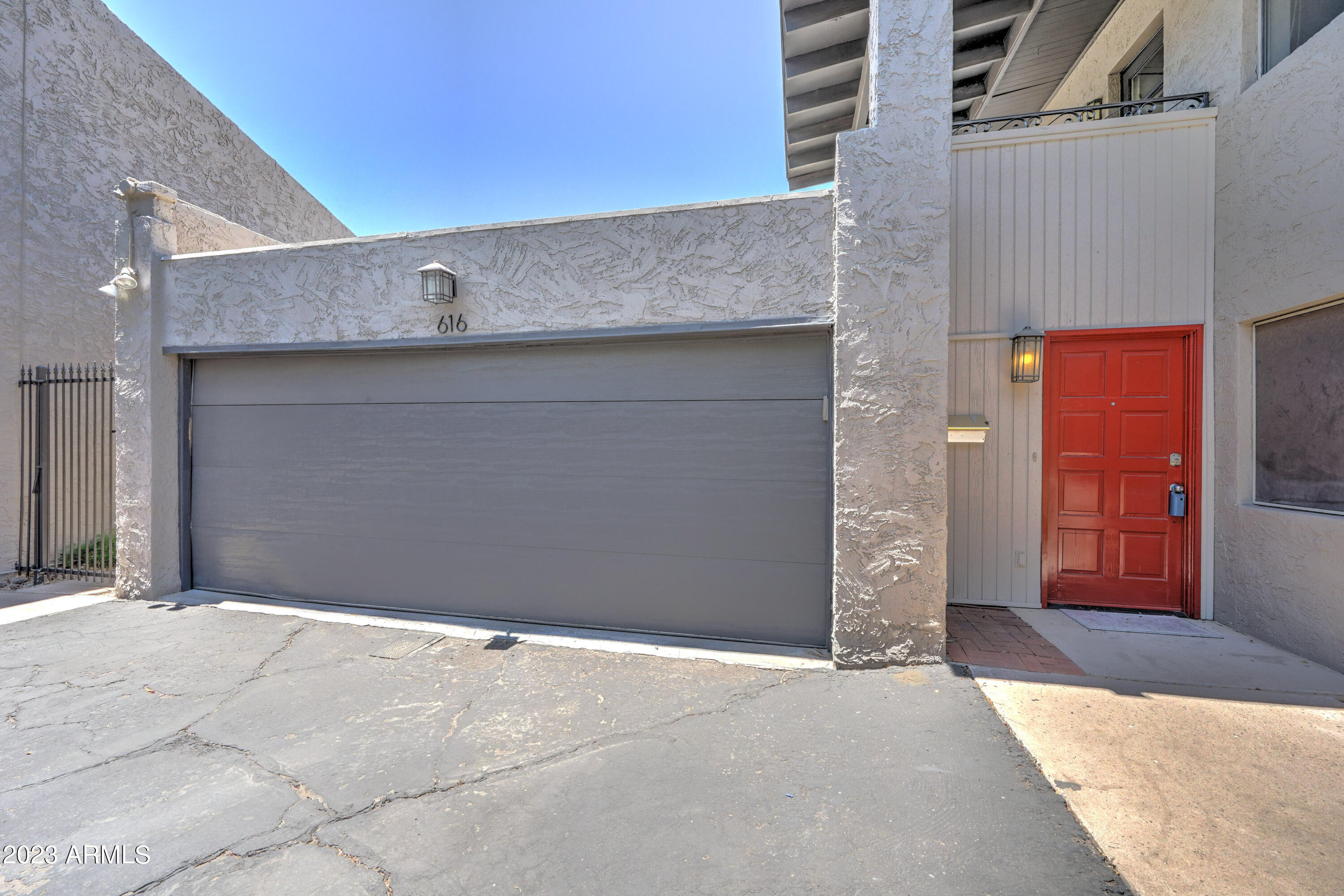 616 E MANZANITA Place