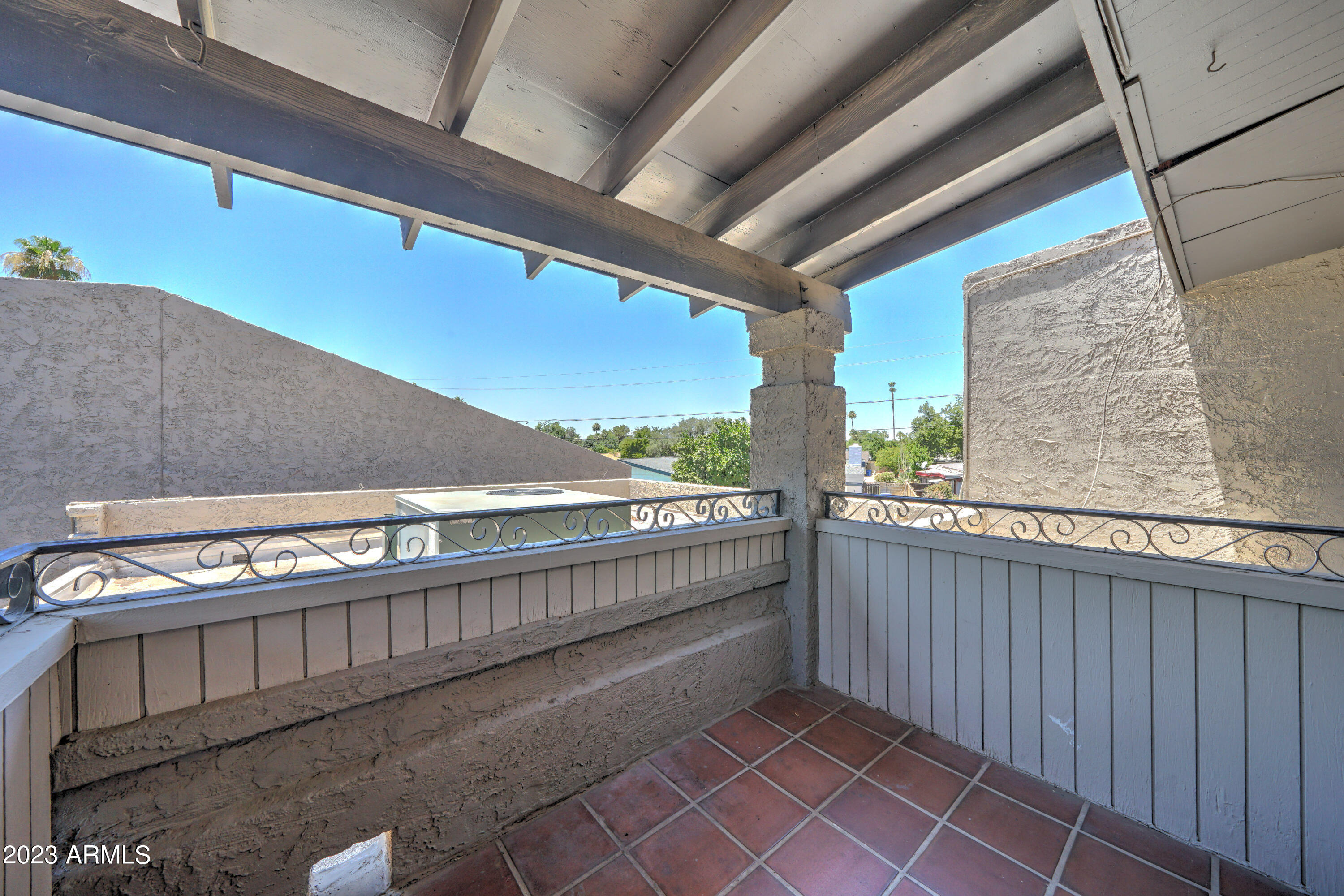 616 E MANZANITA Place