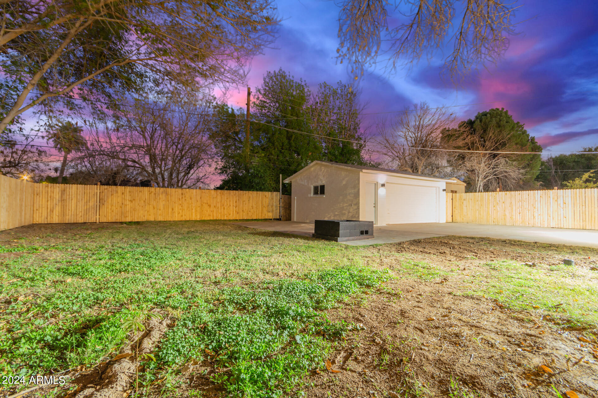 6809 N 24TH Drive