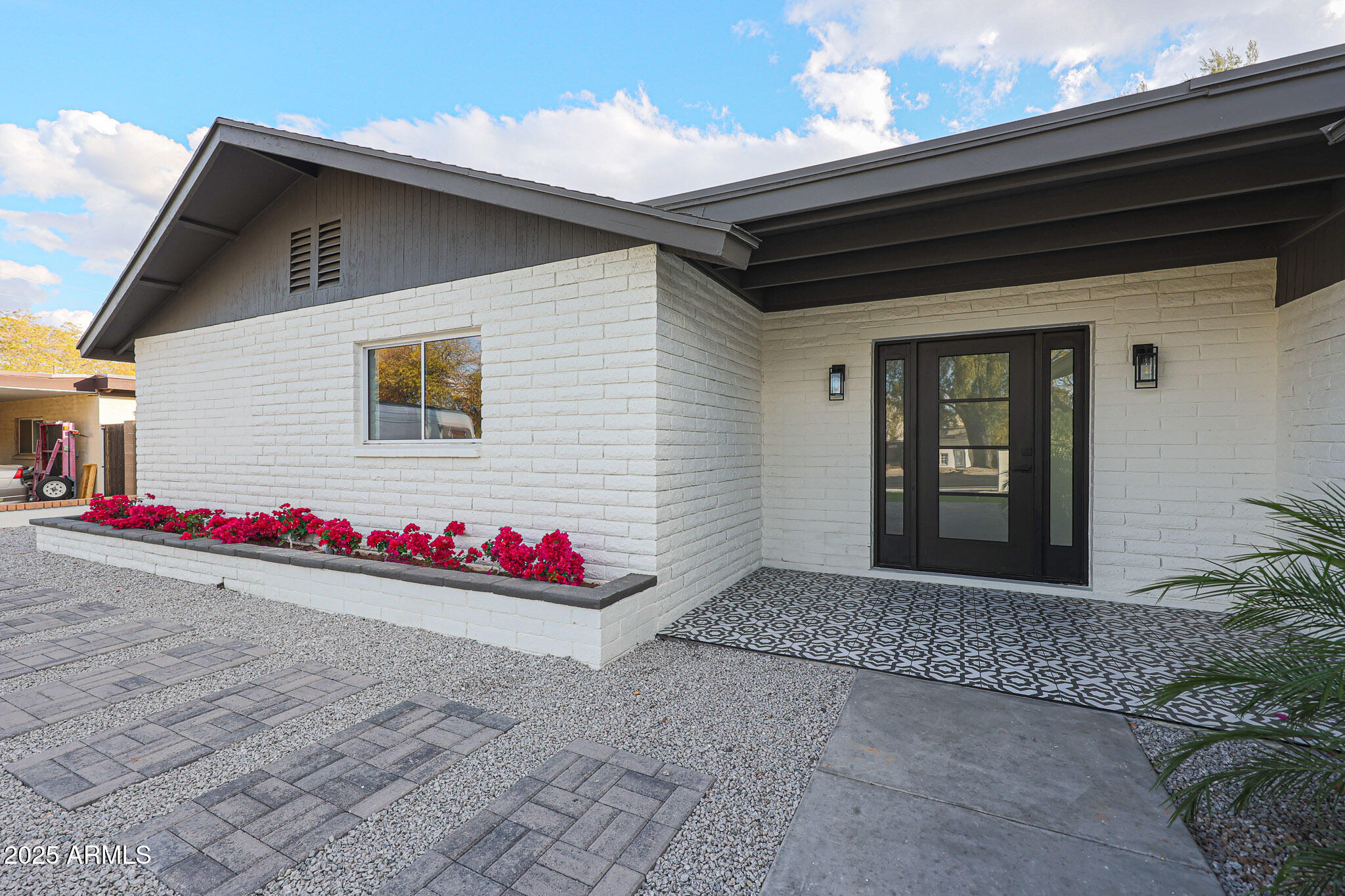 3117 E SWEETWATER Avenue