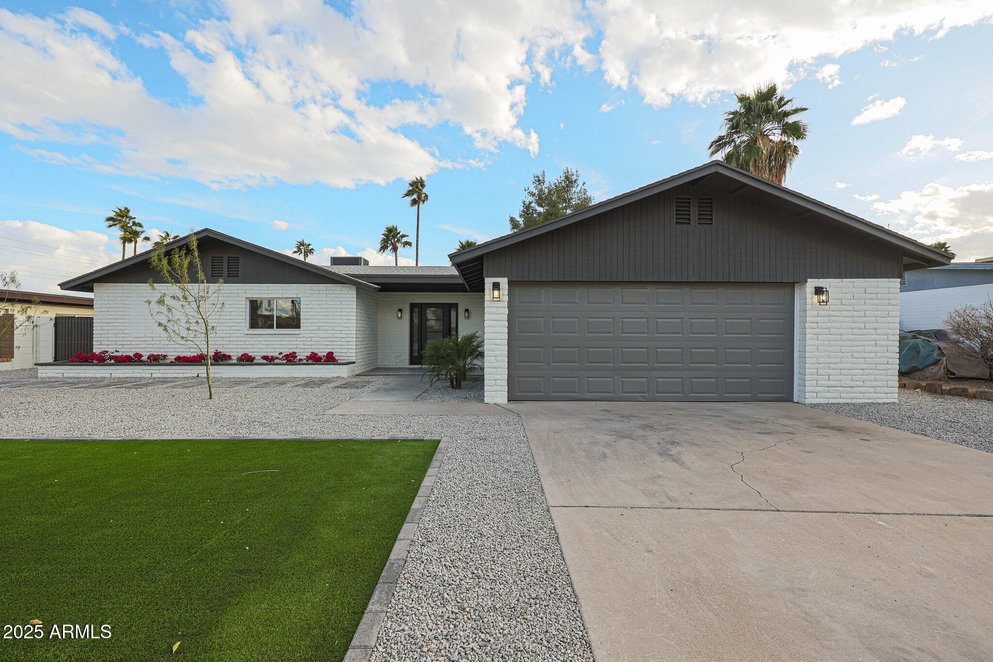 3117 E SWEETWATER Avenue