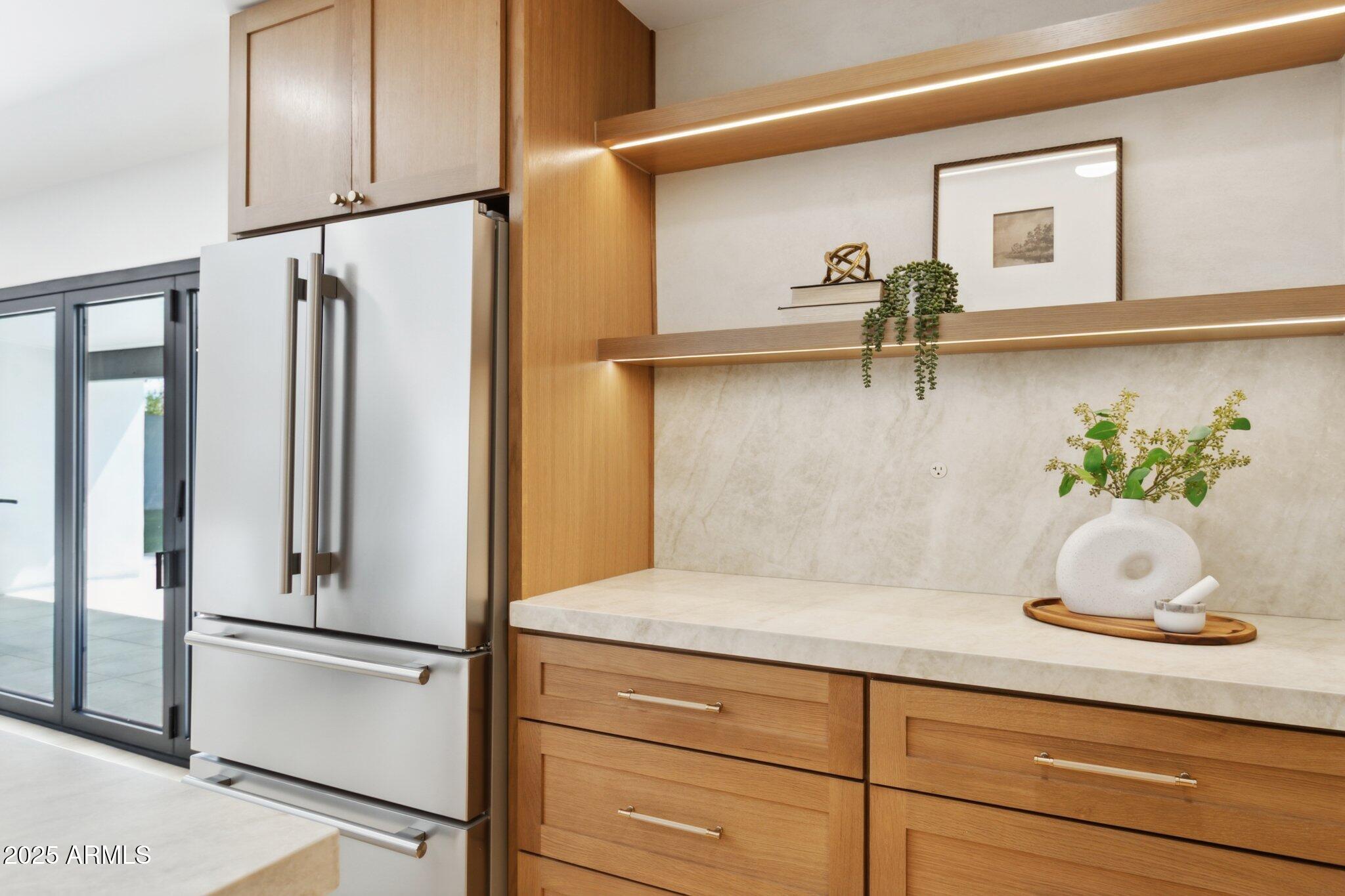 4815 E EVERETT Drive