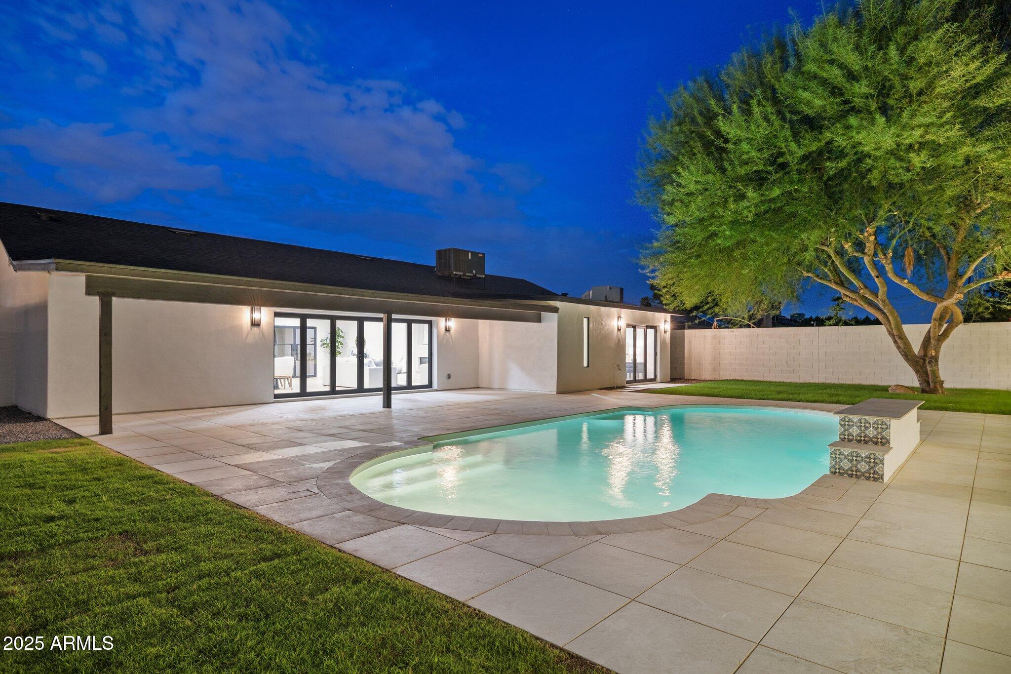 4815 E EVERETT Drive