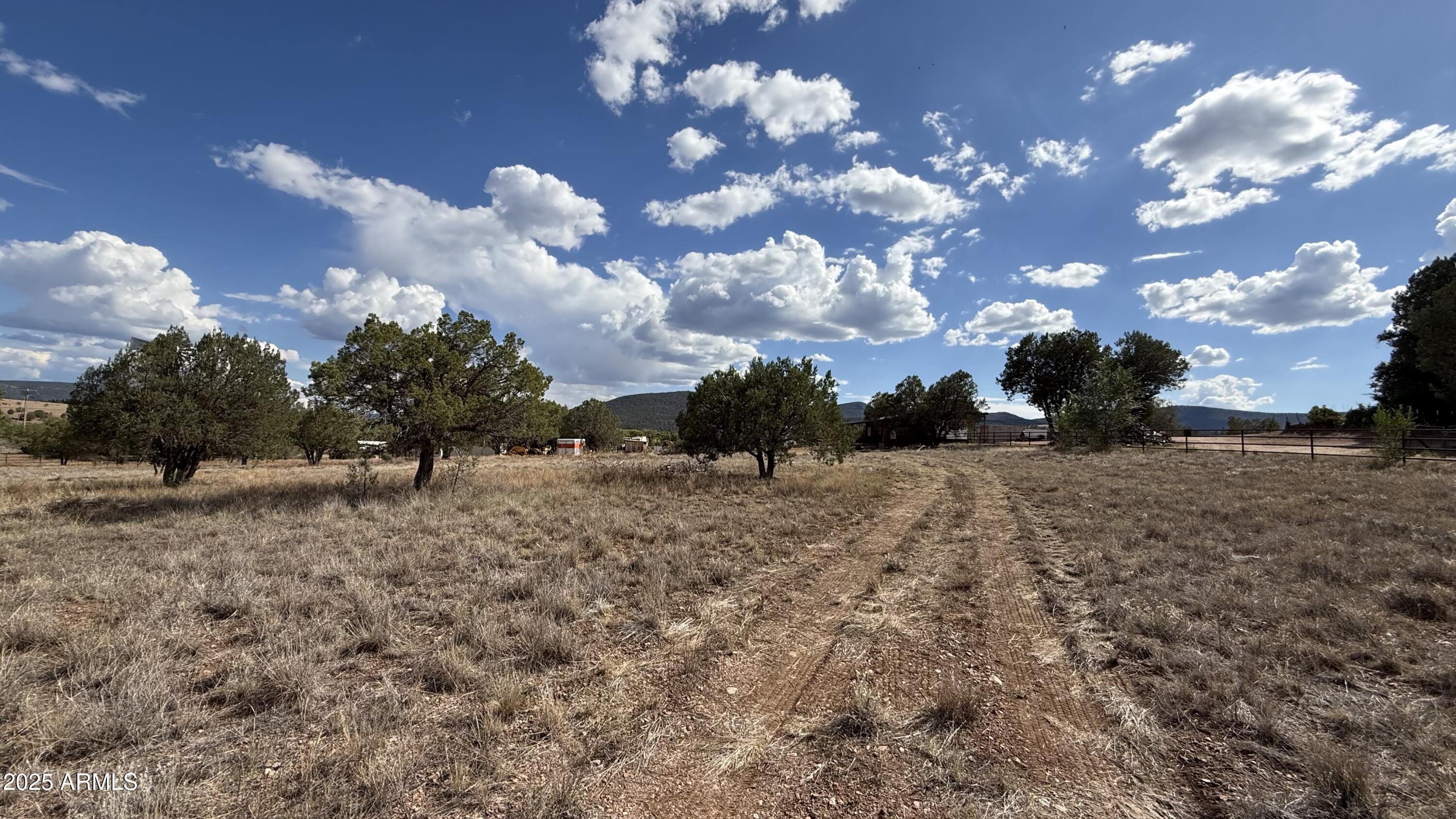 195 S Broken Trail