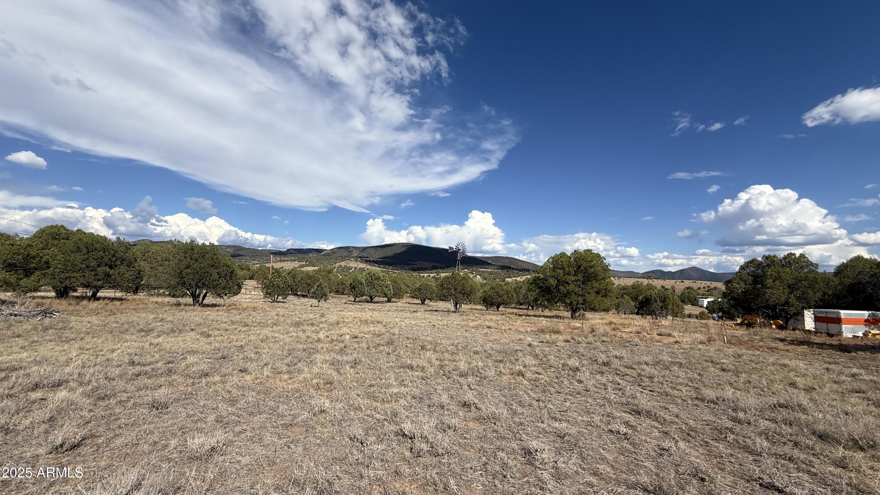 195 S Broken Trail