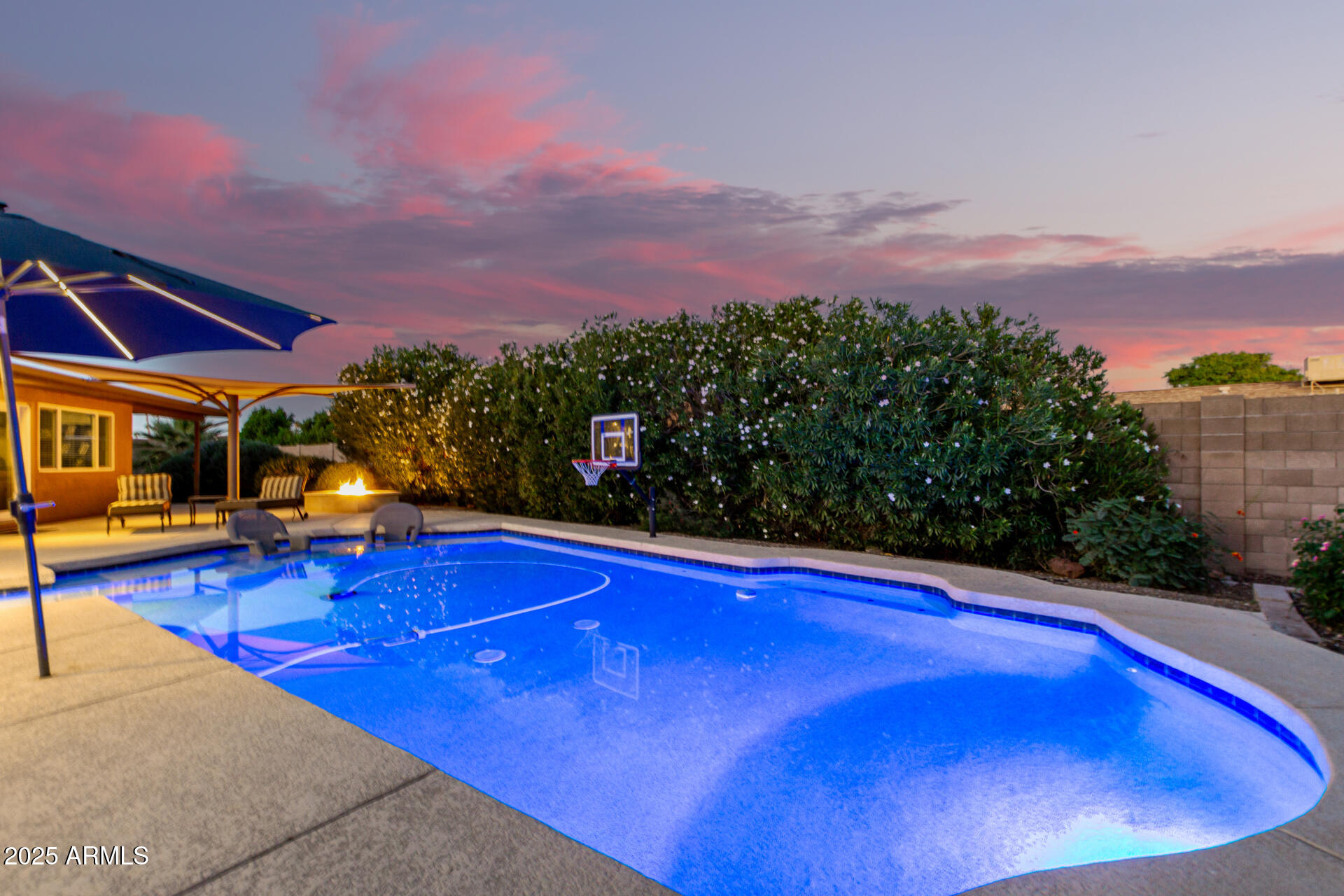 5129 E VOLTAIRE Avenue