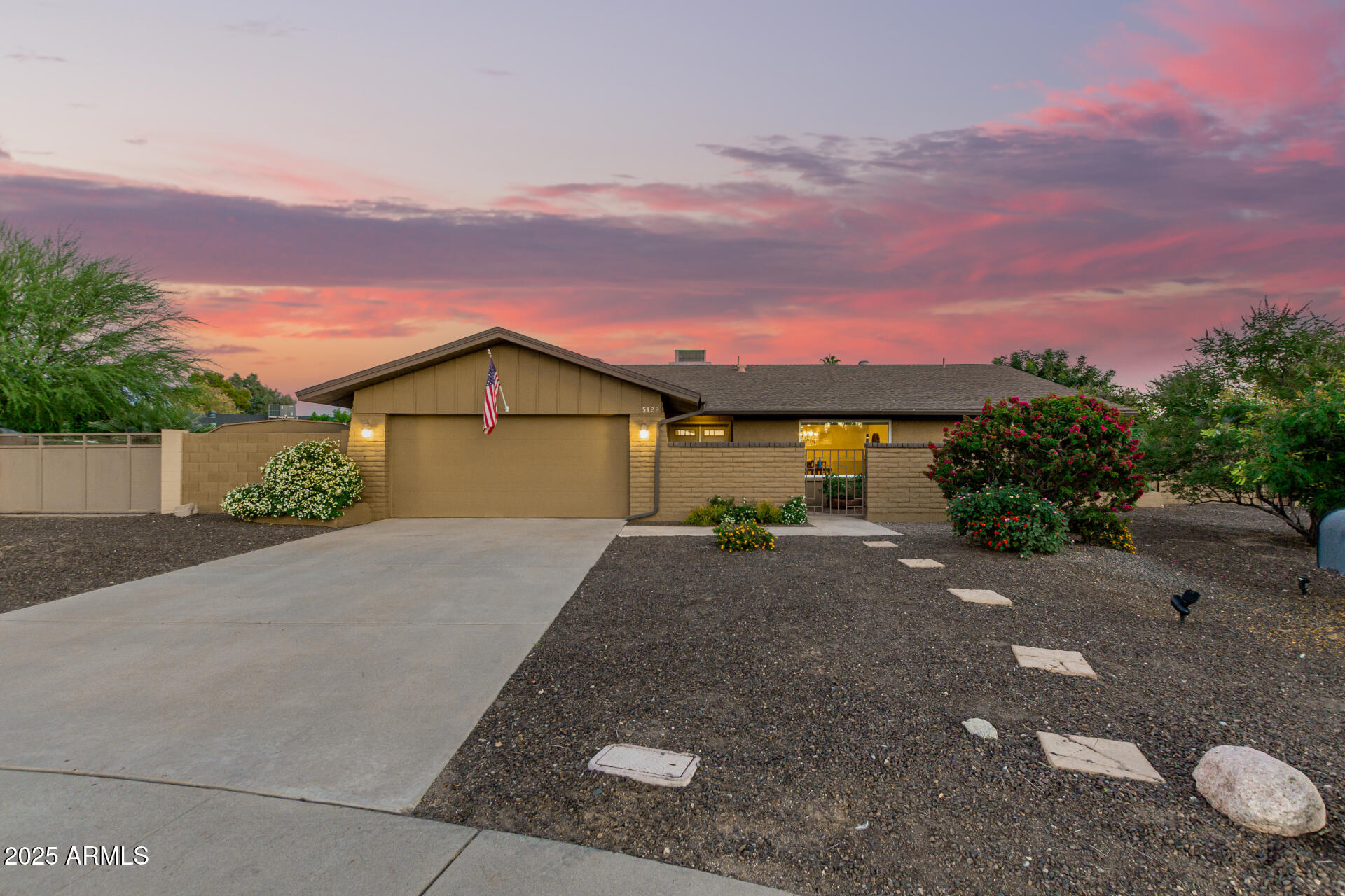 5129 E VOLTAIRE Avenue