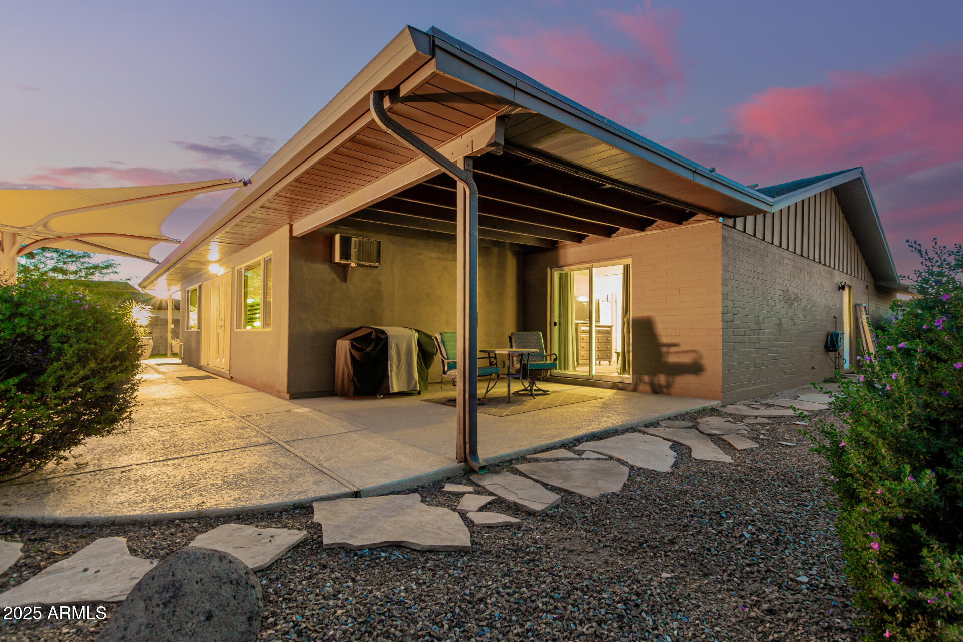 5129 E VOLTAIRE Avenue