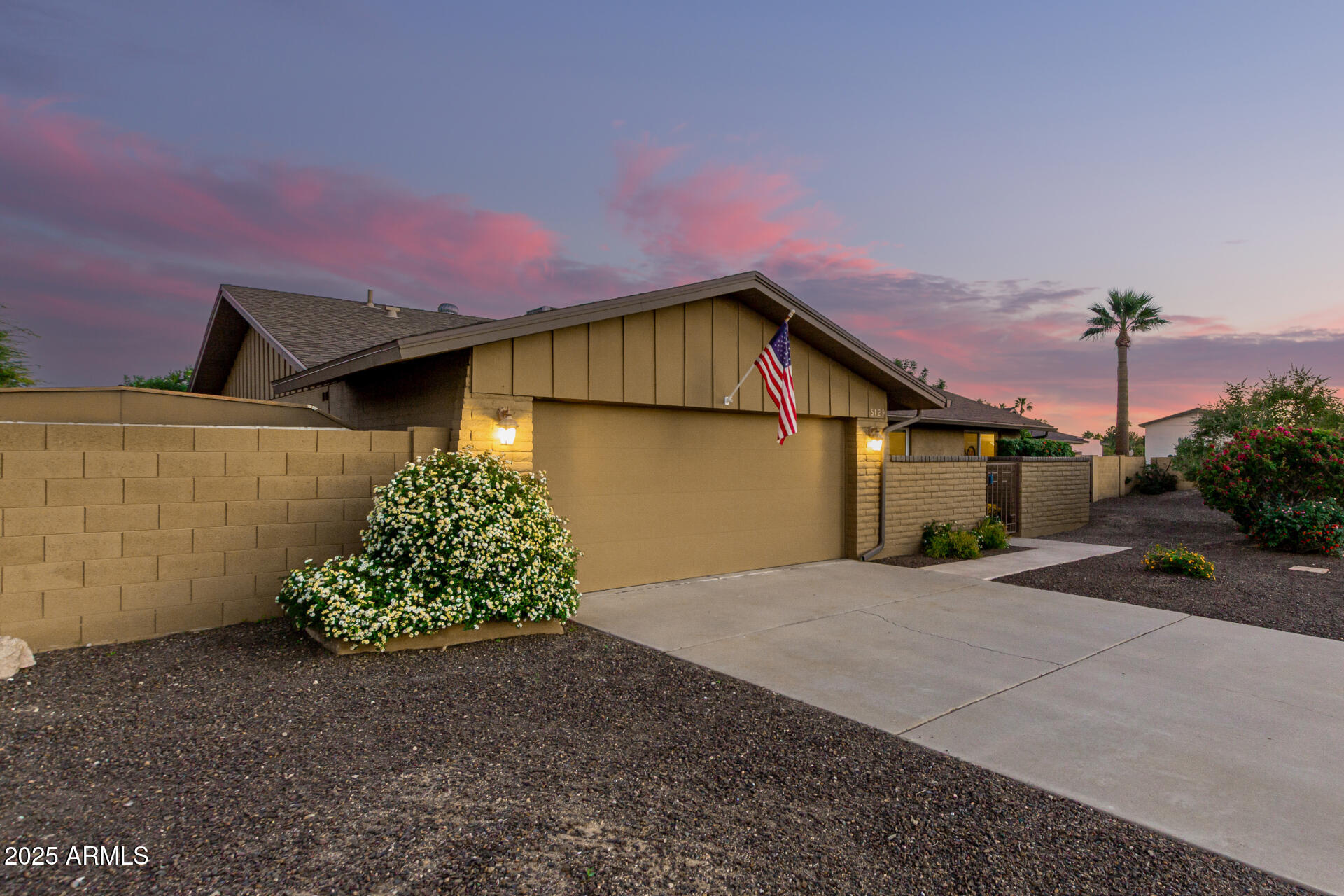 5129 E VOLTAIRE Avenue