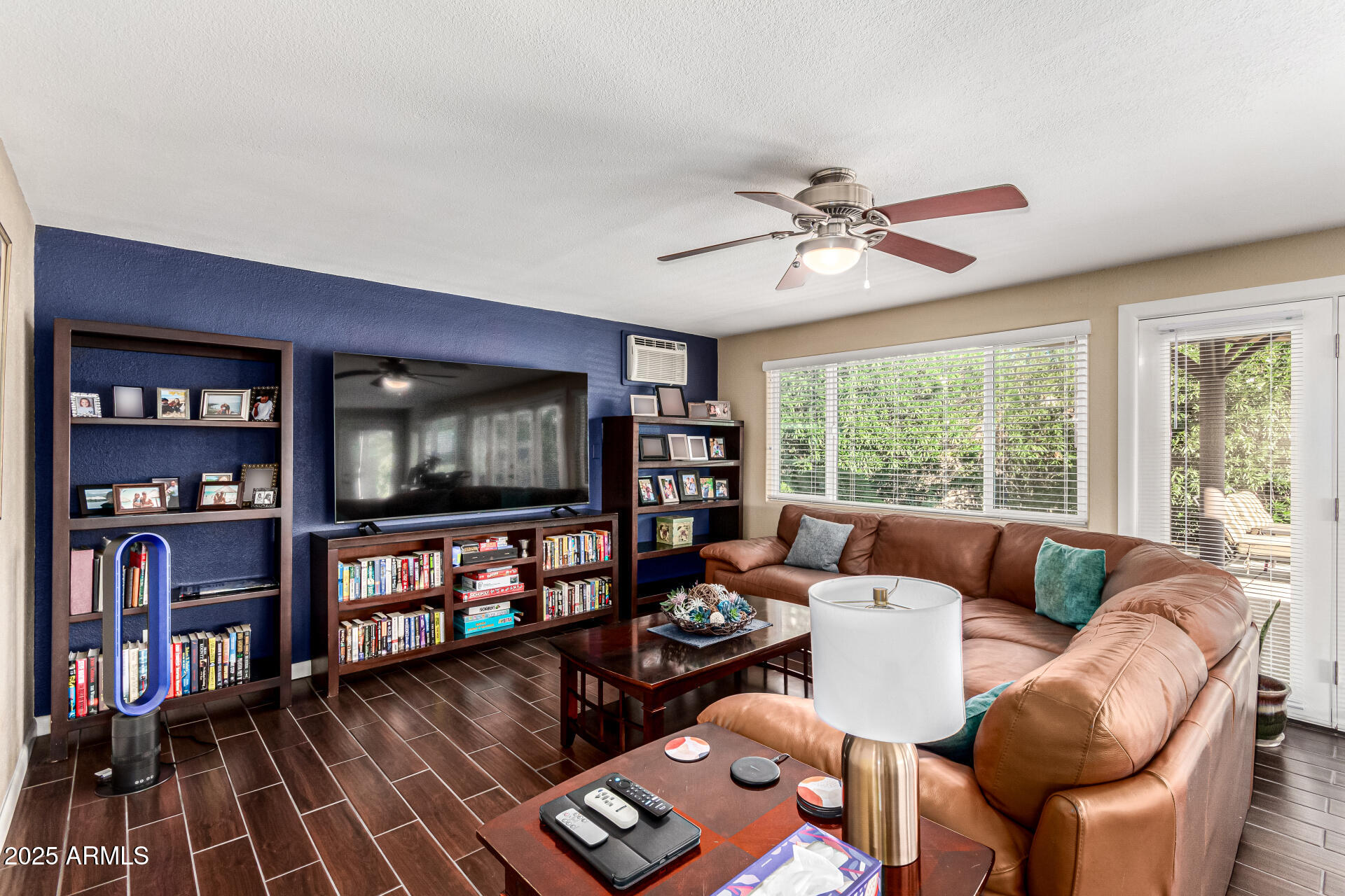 5129 E VOLTAIRE Avenue