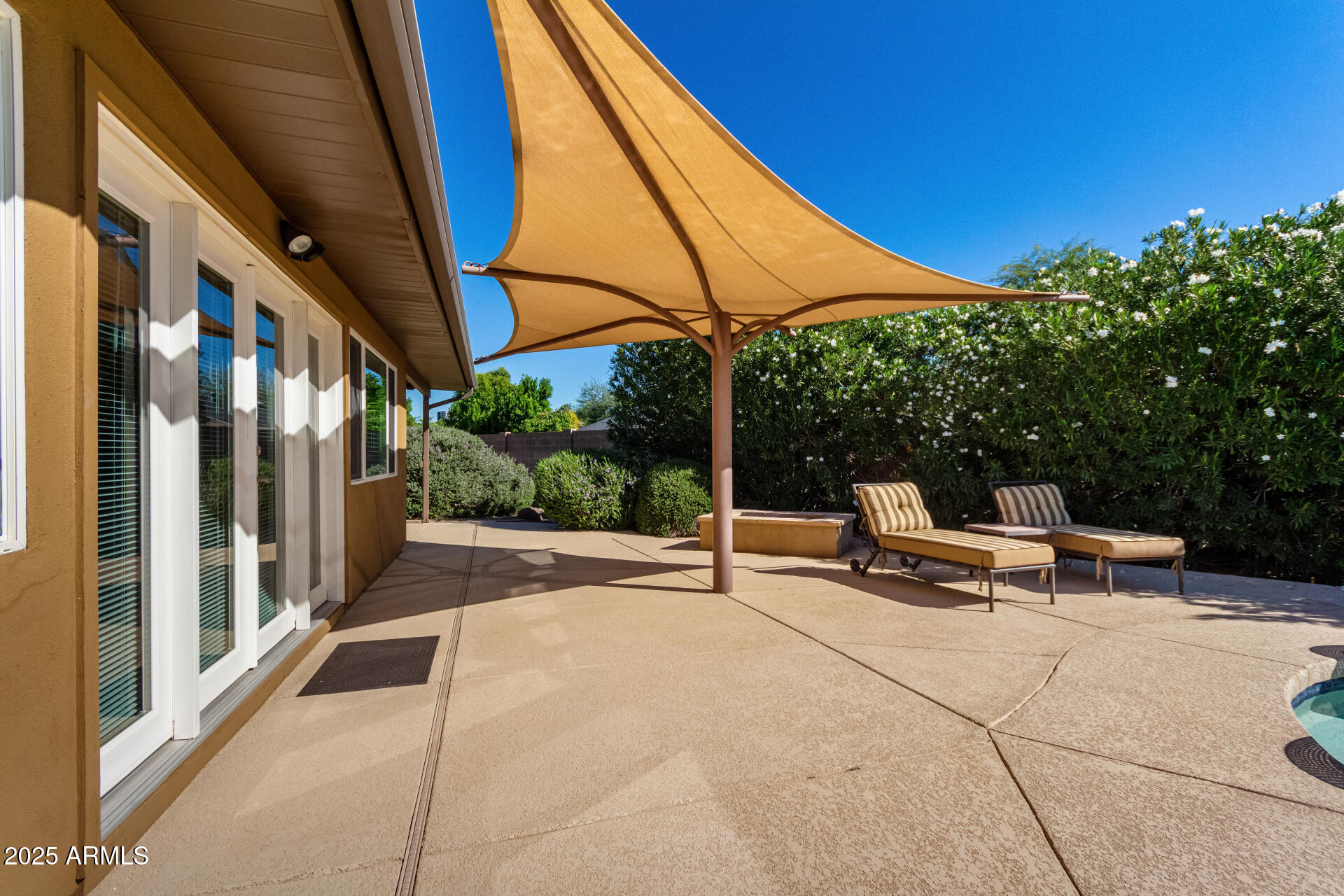 5129 E VOLTAIRE Avenue