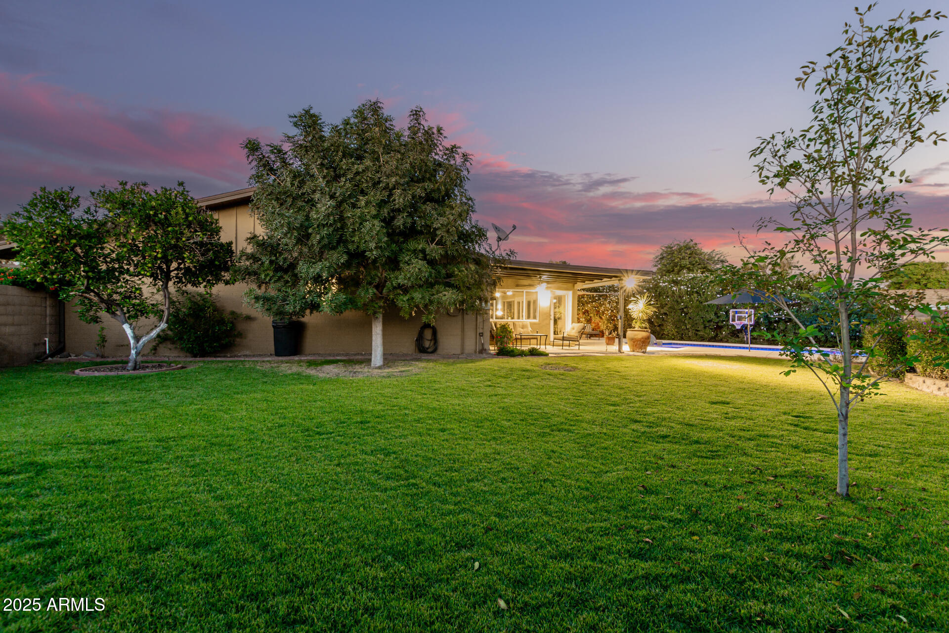 5129 E VOLTAIRE Avenue