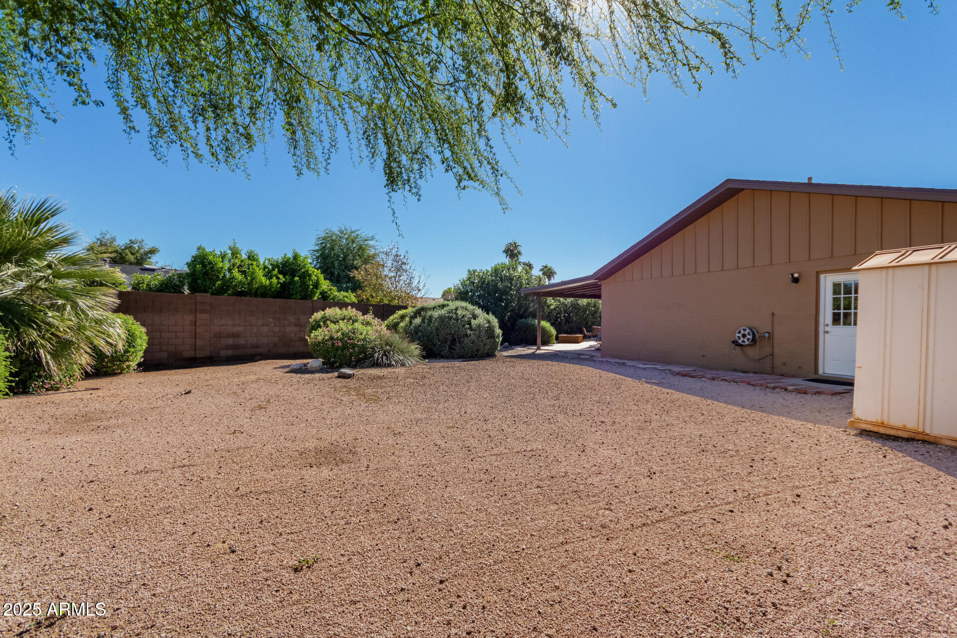 5129 E VOLTAIRE Avenue