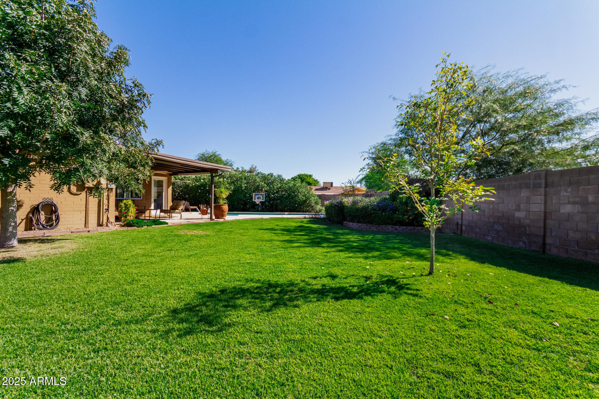 5129 E VOLTAIRE Avenue