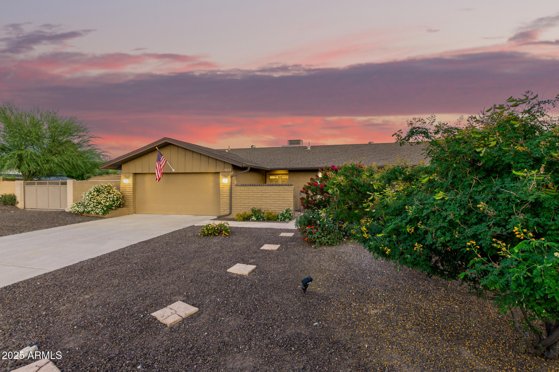 5129 E VOLTAIRE Avenue