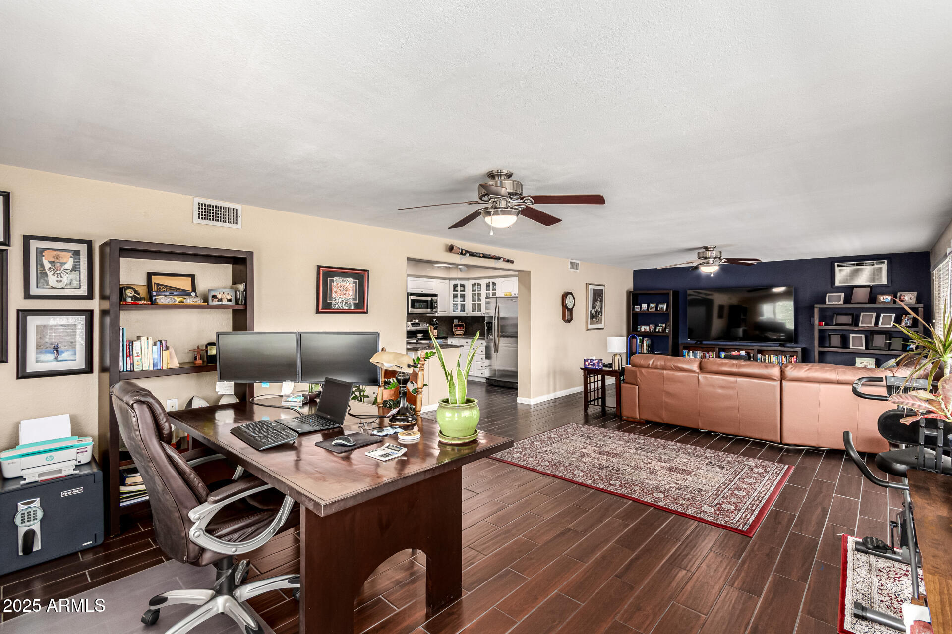 5129 E VOLTAIRE Avenue