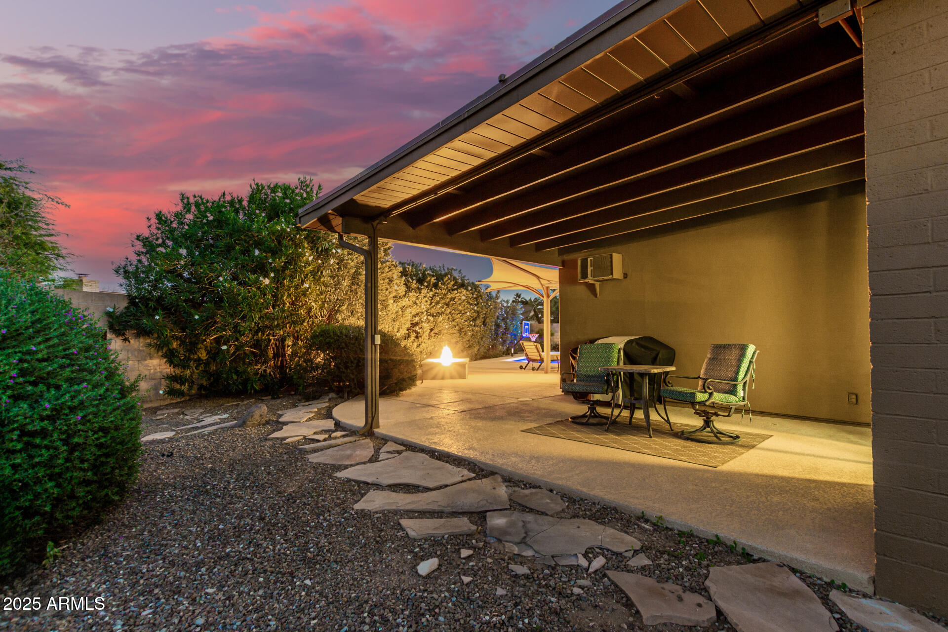 5129 E VOLTAIRE Avenue